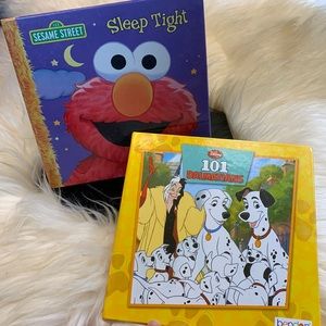 🧚🏿‍♂️3/12🧚🏿‍♂️Sesame street and 101 dalmations picture book